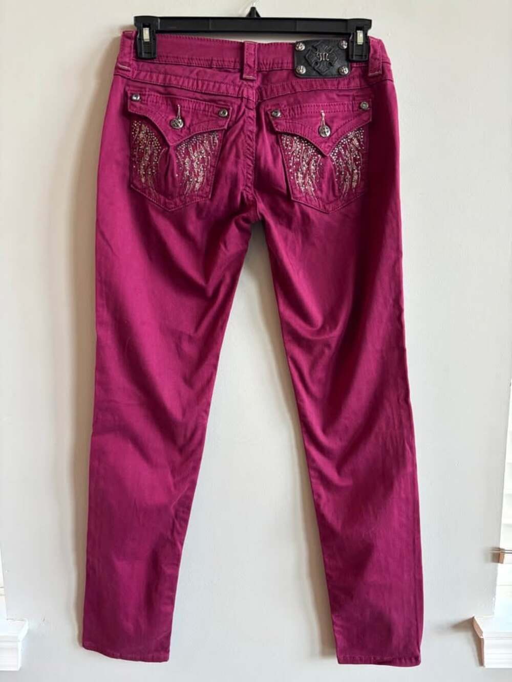 Miss Me Magenta Pink Angel Wing Rhinestone Flap Pocket Skinny Jeans Size 30 JP56